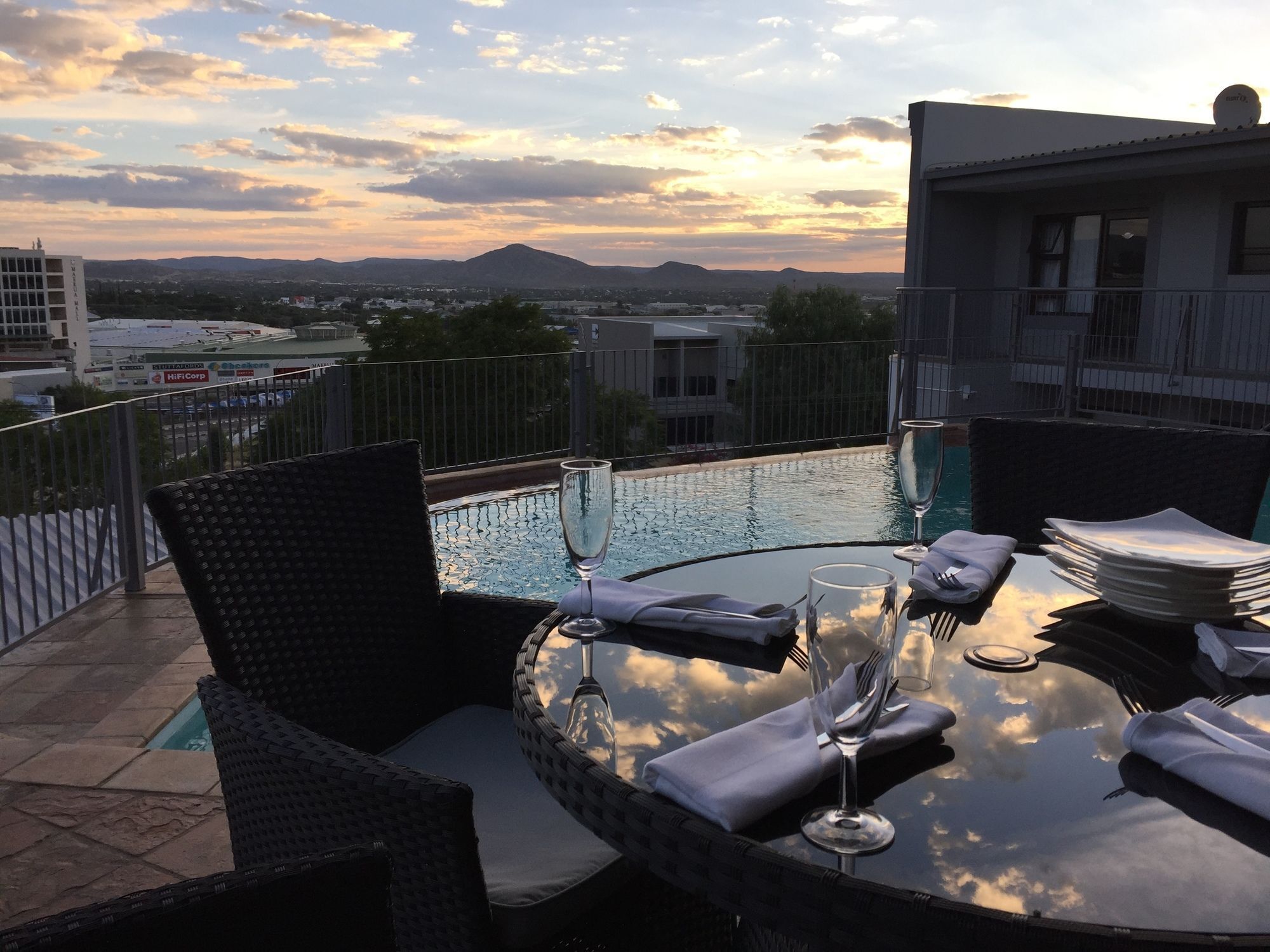 Burg'S View Boutique Hotel Windhoek Exterior foto